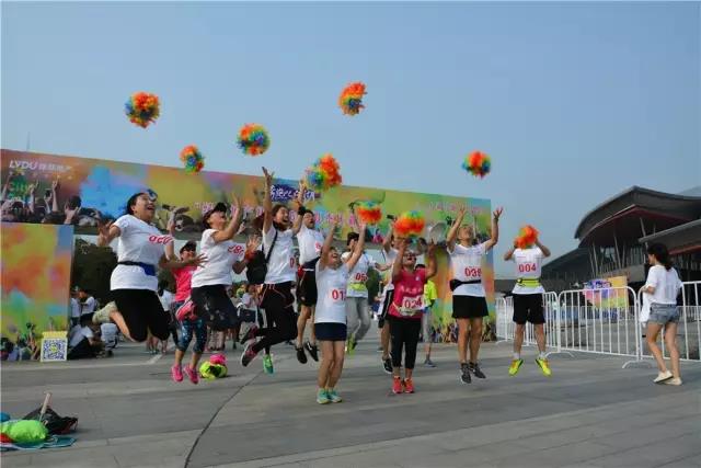 一场岳阳史上最盛大的彩跑演出！